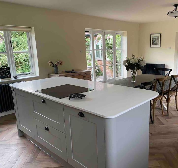 Lovely Quiet Cottage Sleeps 4 Adults, 4 Children, Dog Friendly Cley next the Sea Eksteriør billede
