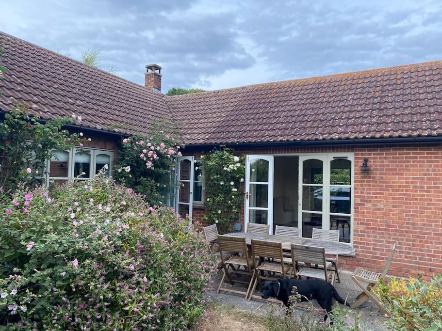 Lovely Quiet Cottage Sleeps 4 Adults, 4 Children, Dog Friendly Cley next the Sea Eksteriør billede
