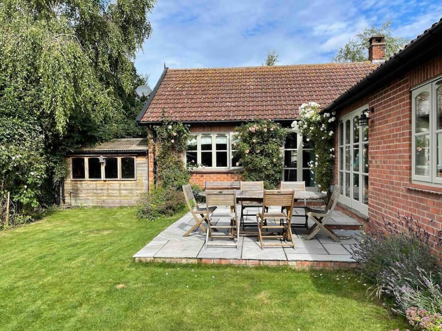 Lovely Quiet Cottage Sleeps 4 Adults, 4 Children, Dog Friendly Cley next the Sea Eksteriør billede